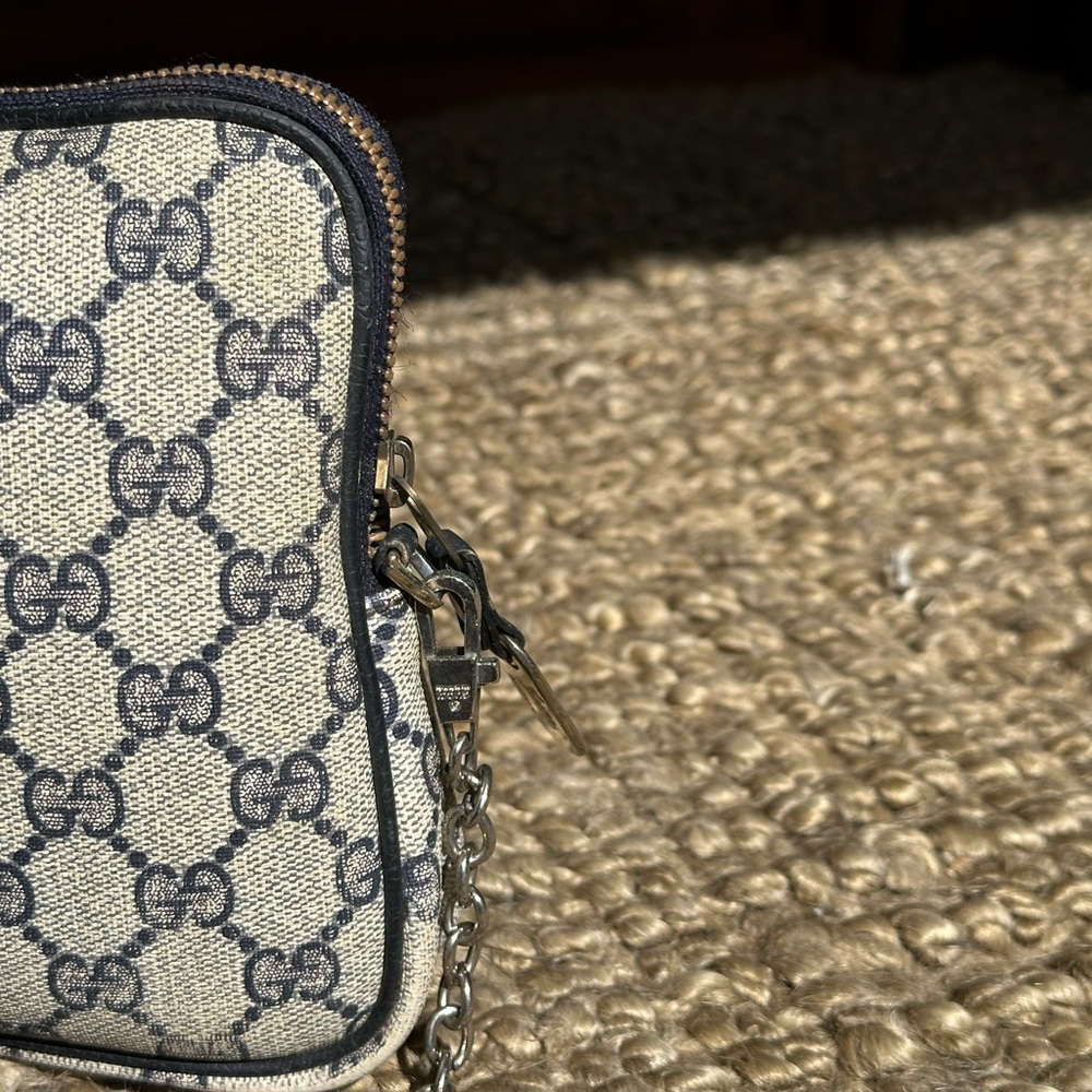 Gucci Navy Blue and Beige Signature Monogram Bag - Picture 6 of 13